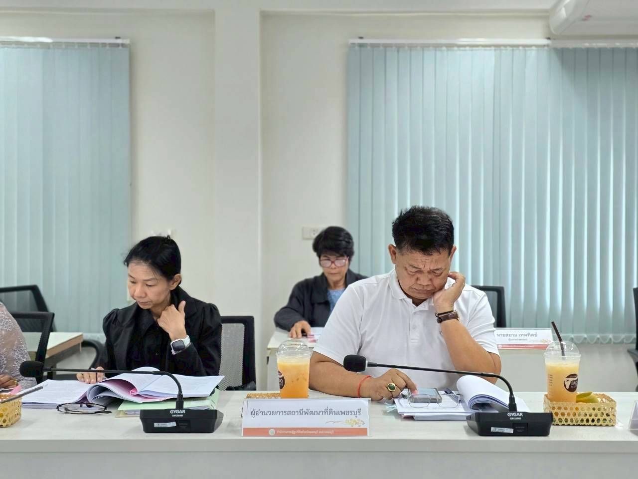 title - รองผู้ว่าราชการจังหวัดเพชรบุรี เป็นประธานการประชุมคณะกรรมการปฏิรูปที่ดินจังหวัดเพชรบุรี ครั้งที่ 1/2569 ณ ห้องประชุมสำนักงานการปฏิรูปที่ดินจังหวัดเพชรบุรี (ชั้น 2) โดยมี นางสาวยุพา ราชจินดา ปฏิรูปที่ดินจังหวัดเพชรบุรี กรรมการและเลขานุการรองผู้ว่าราชการจังหวัดเพชรบุรี เป็นประธานการประชุมคณะกรรมการปฏิรูปที่ดินจังหวัดเพชรบุรี ครั้งที่ 1/2569 ณ ห้องประชุมสำนักงานการปฏิรูปที่ดินจังหวัดเพชรบุรี (ชั้น 2) โดยมี นางสาวยุพา ราชจินดา ปฏิรูปที่ดินจังหวัดเพชรบุรี กรรมการและเลขานุการ